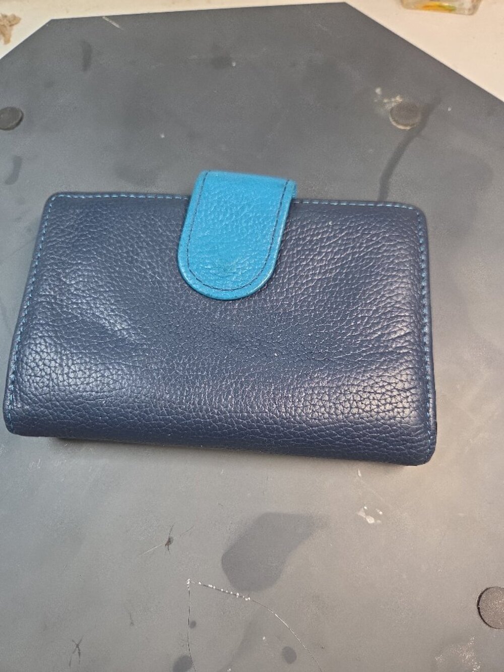 MEDIUM SIZE BLUE LEATHER WALLET
